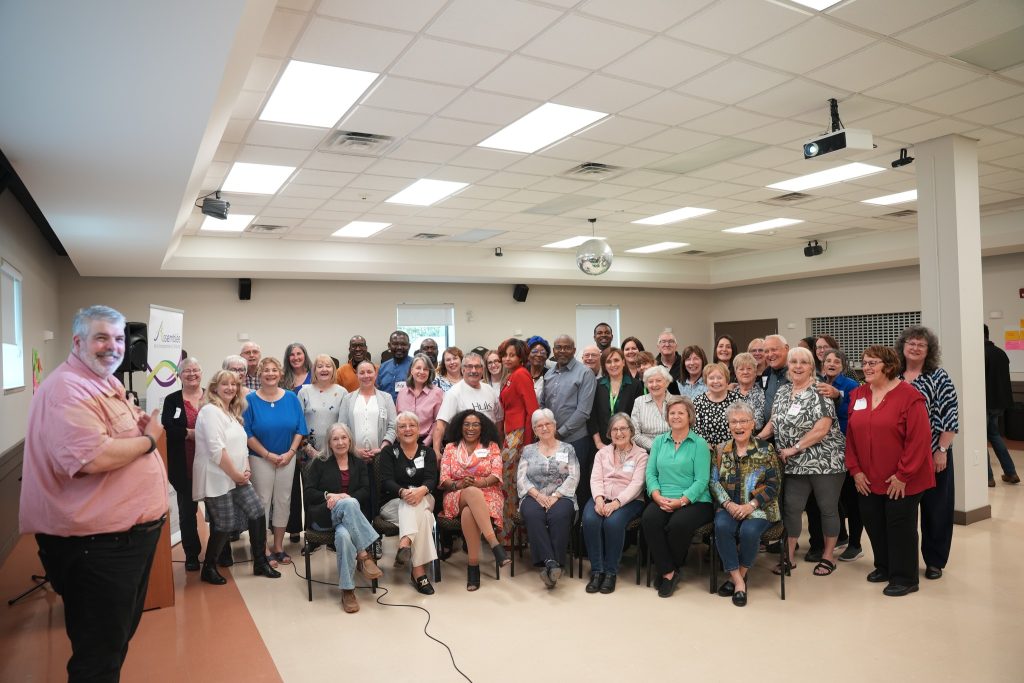 photo de groupe des participants à la consultation de Welland du 12 mai sur les États généraux de l'AFO